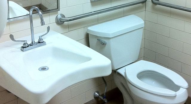 トイレの快適さを守るための水回りメンテナンスと日常ケアの重要性